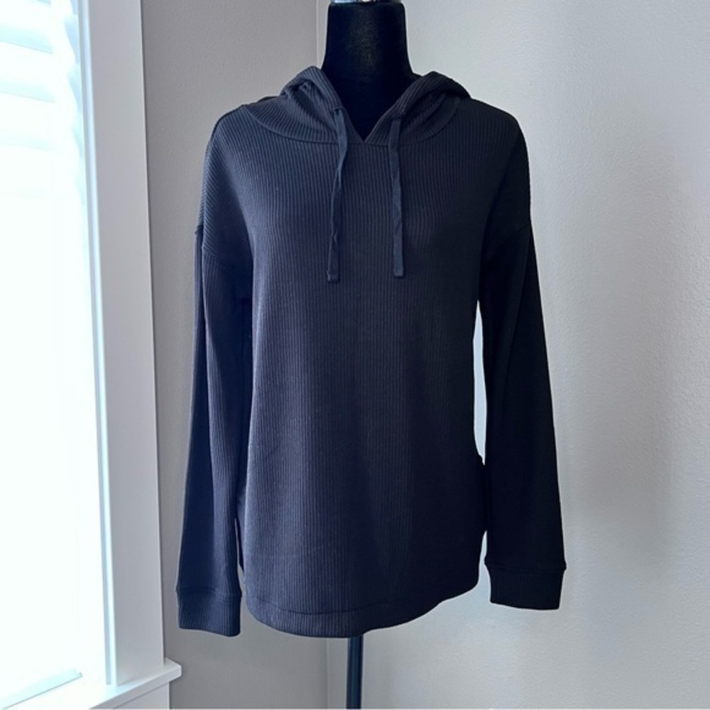 NWOT Time and Tru women’s ribbed black hooded top size small